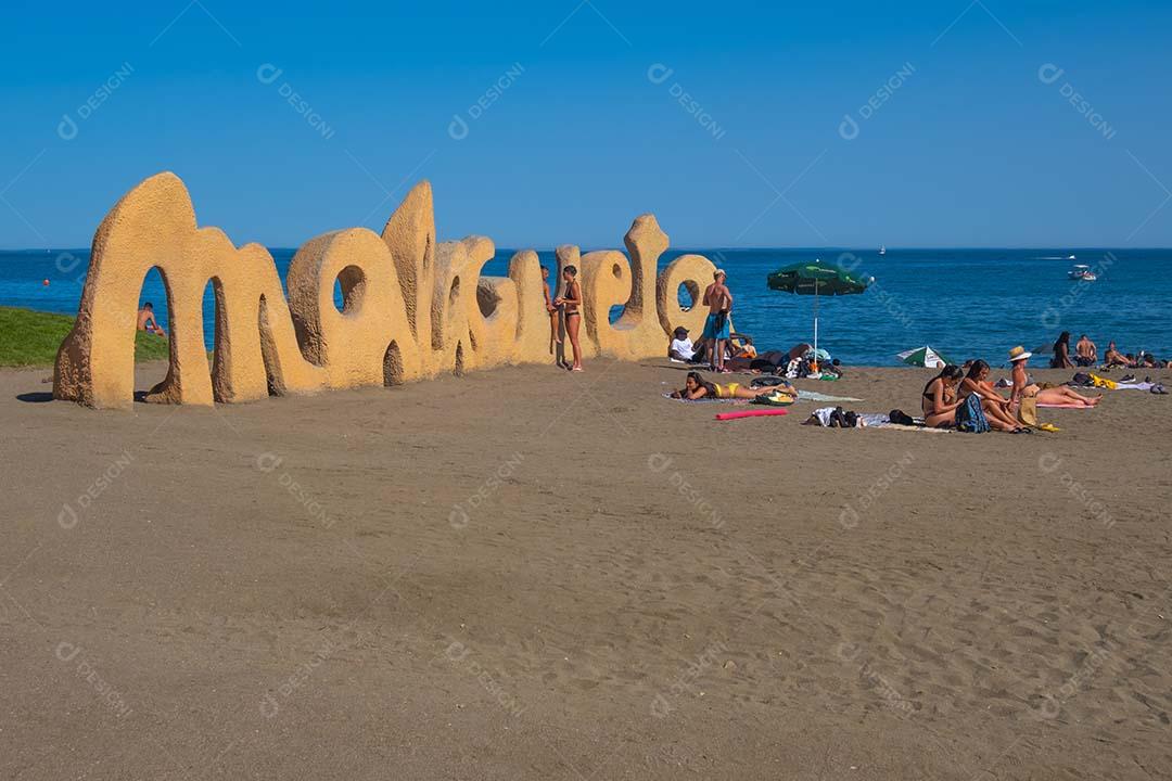 Bela vista da Praia da Malagueta durante o verão.