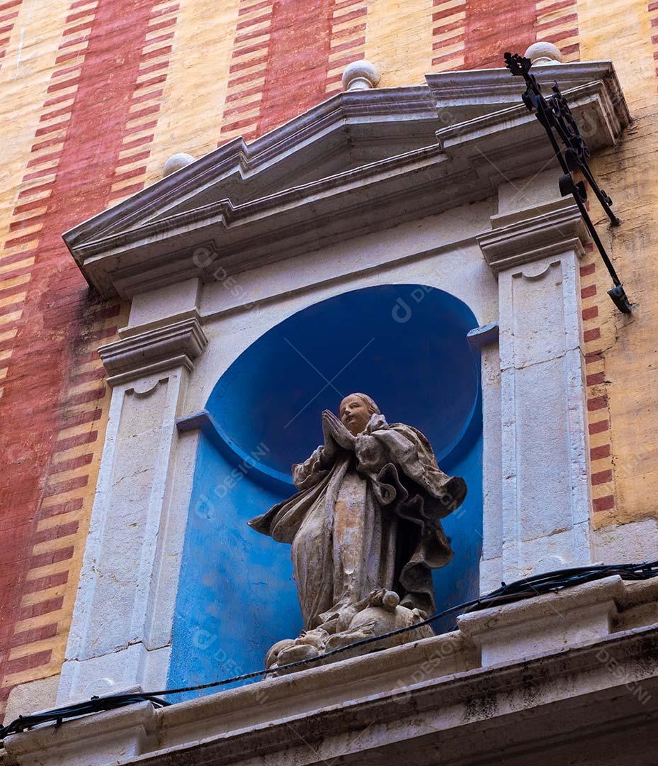 Málaga, Espanha - 19 de junho de 2021: Estátua sagrada no centro histórico de Málaga