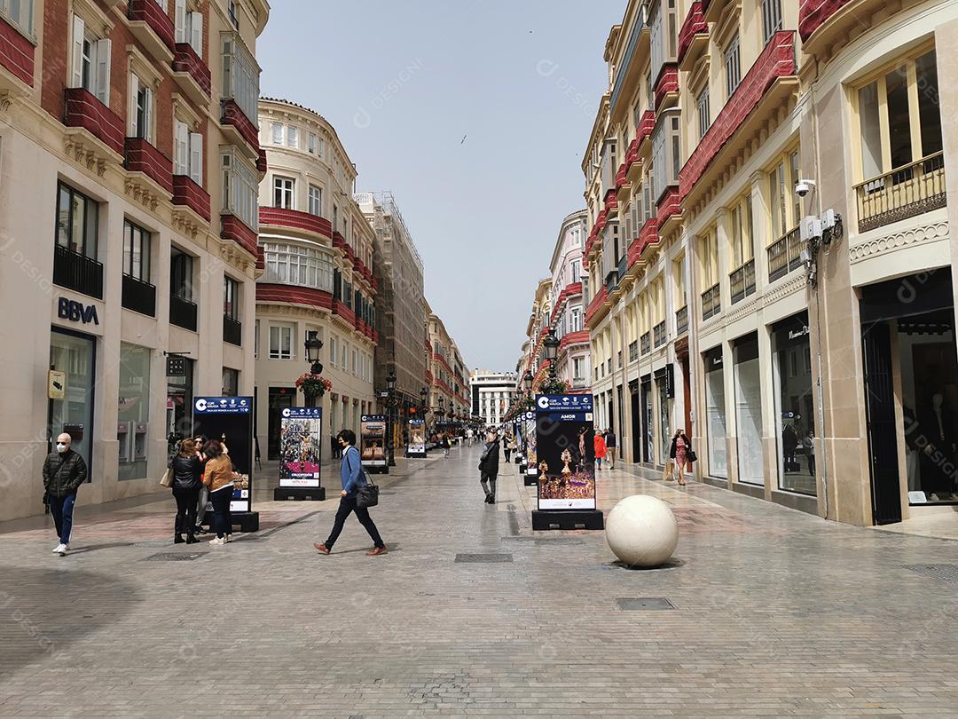 Málaga, Espanha - 29 de março de 2021: Vista da Calle Larios em tempos de pandemia.