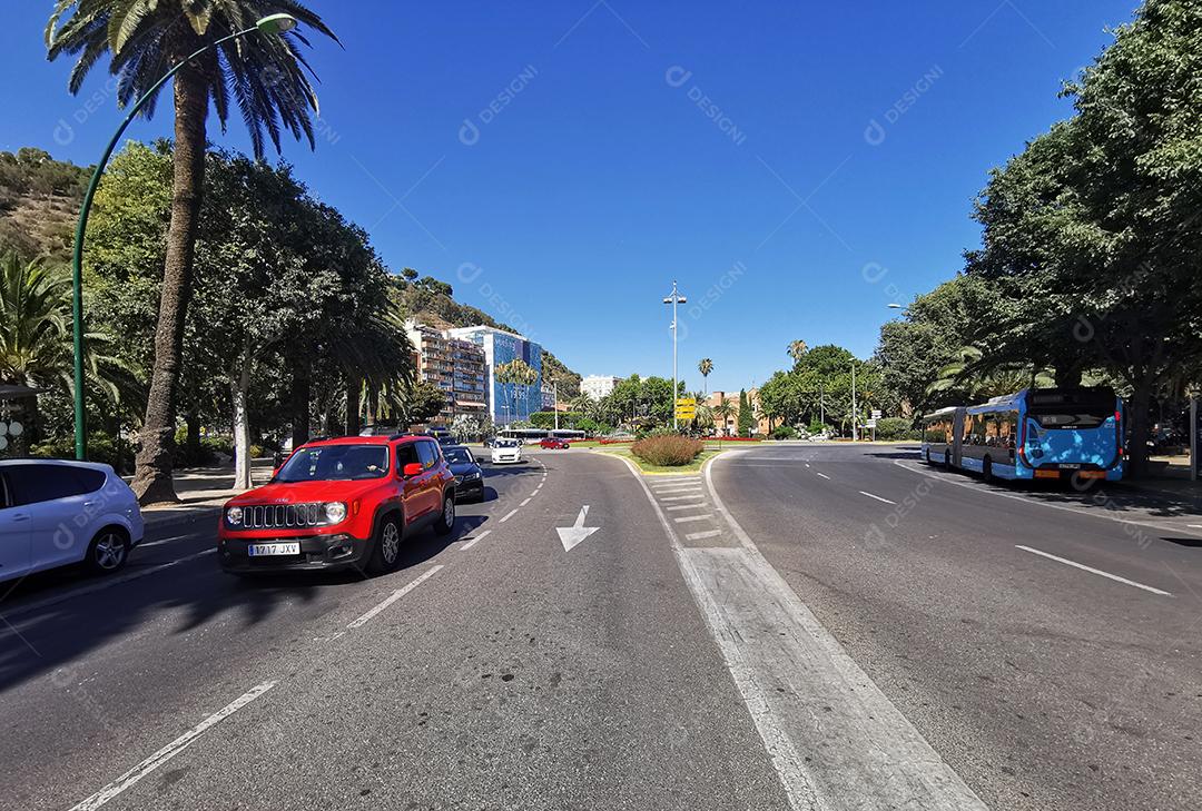 Málaga, Espanha - 20 de junho de 2021: Vista da Avenida Tradicional Alameda Principal em Málaga.