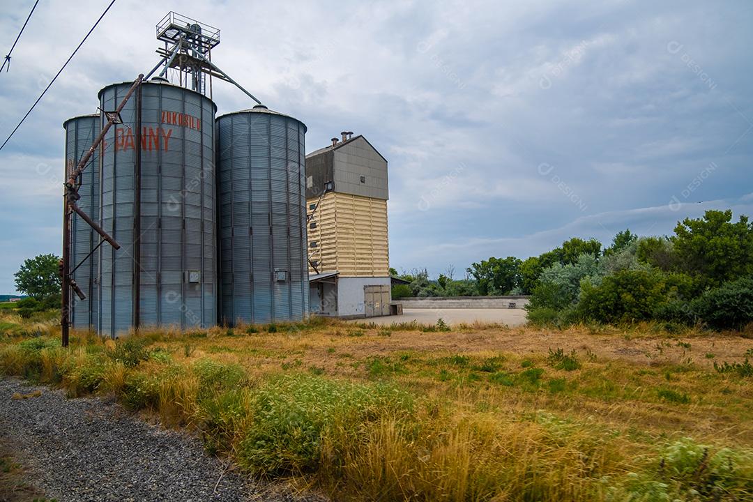 Bela paisagem vista da janela do trem..