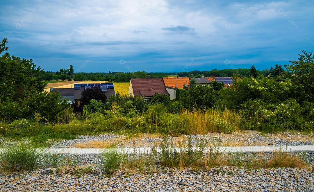 Bela paisagem vista da janela do trem..