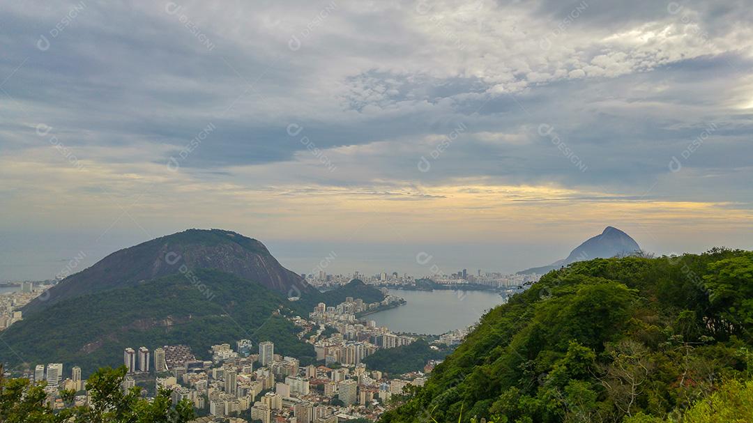 Vista panorâmica da Baía de Botafogo, no Rio de Janeiro.