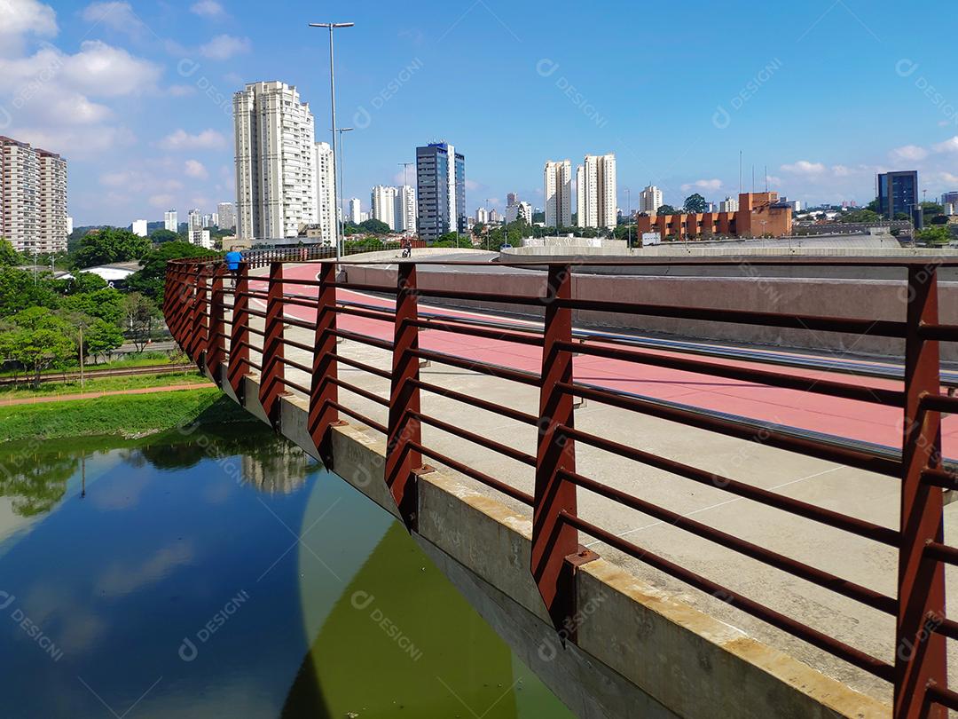 Vista da Marginal Pinheiros e Ciclovias.