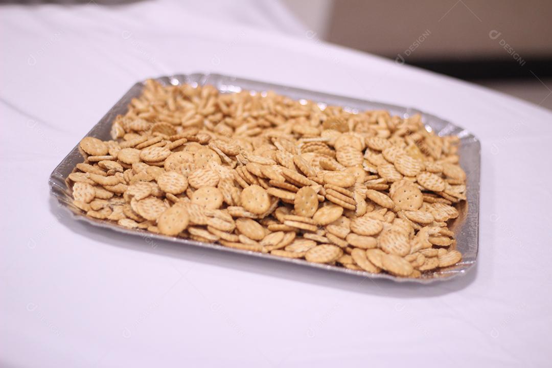 Biscoitos para ceia servido em uma bandeja