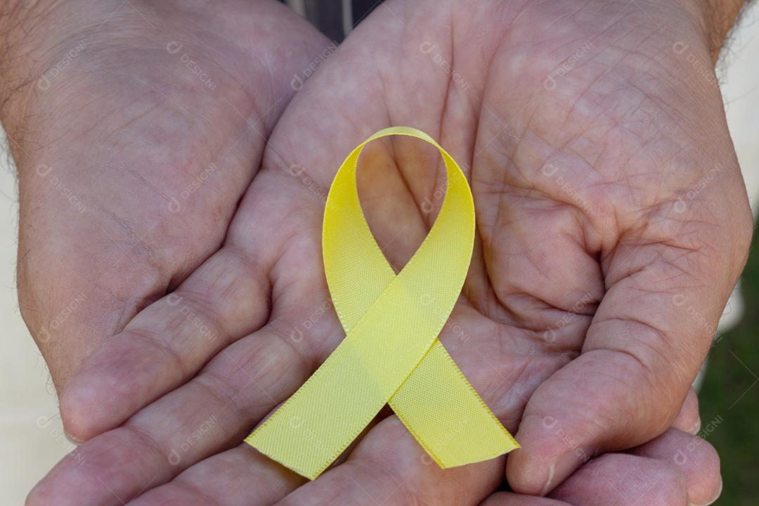 Fita amarela, maio amarelo. Movimento internacional de conscientização para a redução da mortalidade no trânsito.