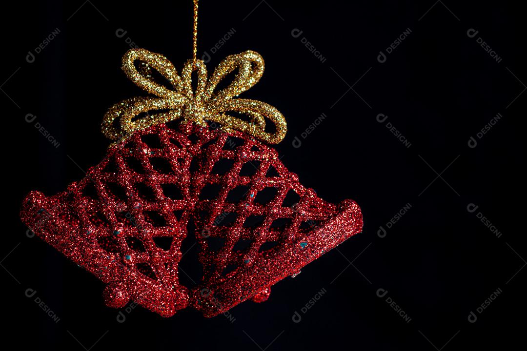 Enfeite de natal em formato de sinos brilhosos