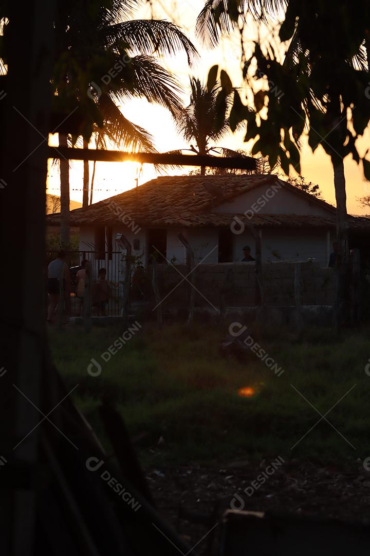 Entardecer em uma fazenda