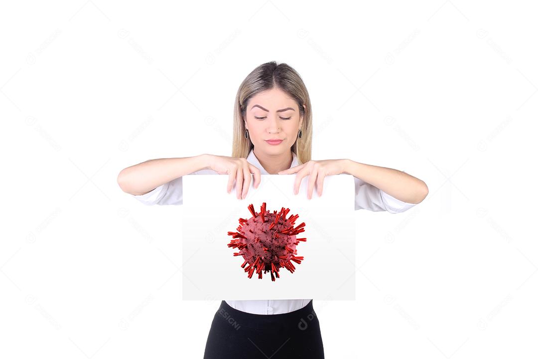 Mulher linda serio segurando placa do covid