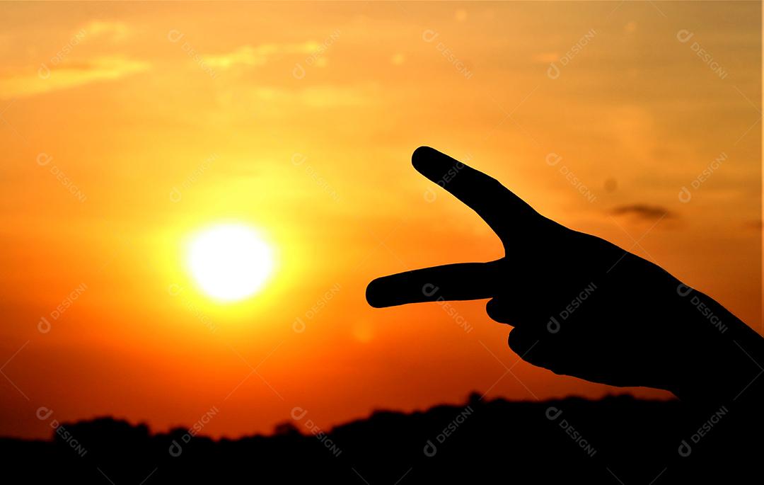 Paisagem praia sobre dia ensolarado por do sol