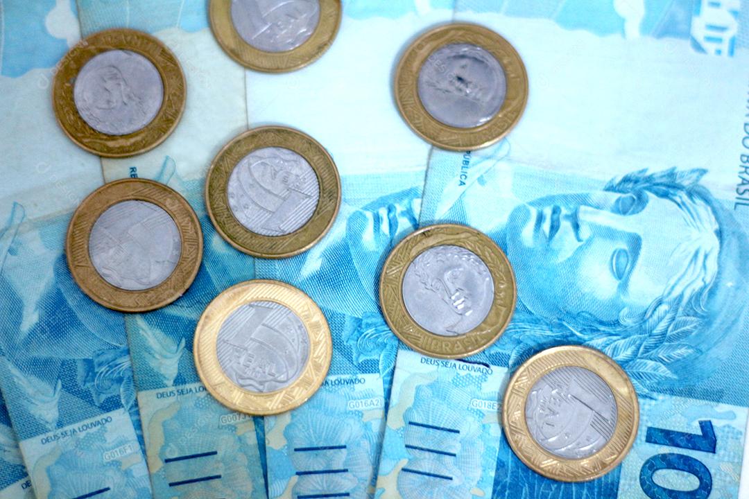 Dinheiro Brasileiro Notas de Reais cedulas