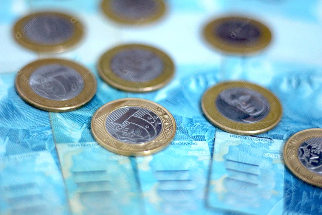 Dinheiro Brasileiro Notas de Reais cedulas