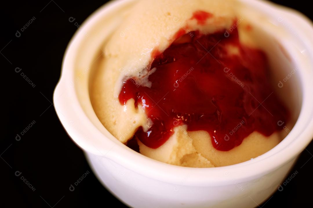 fundo de geléia de frutas vermelhas de sorvete vegano