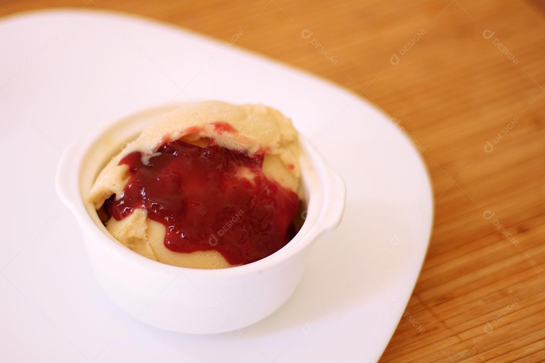 fundo de geléia de frutas vermelhas de sorvete vegano