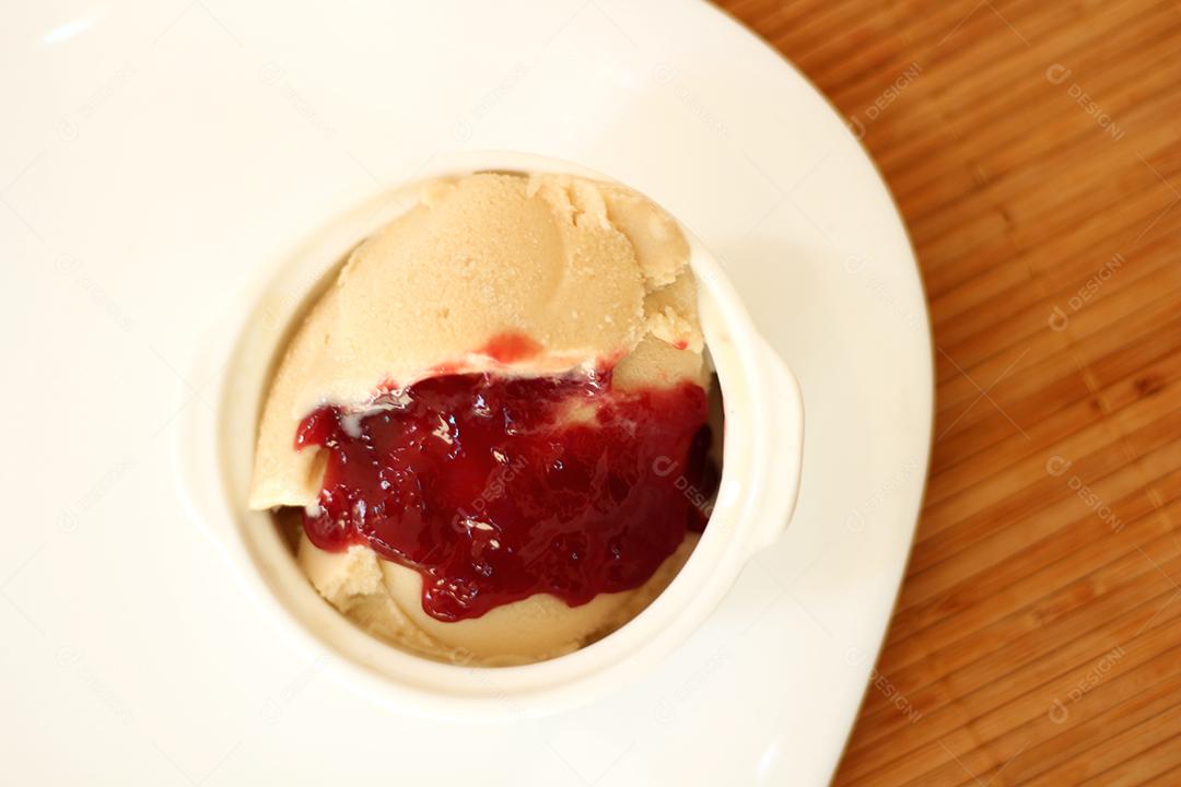 fundo de geléia de frutas vermelhas de sorvete vegano