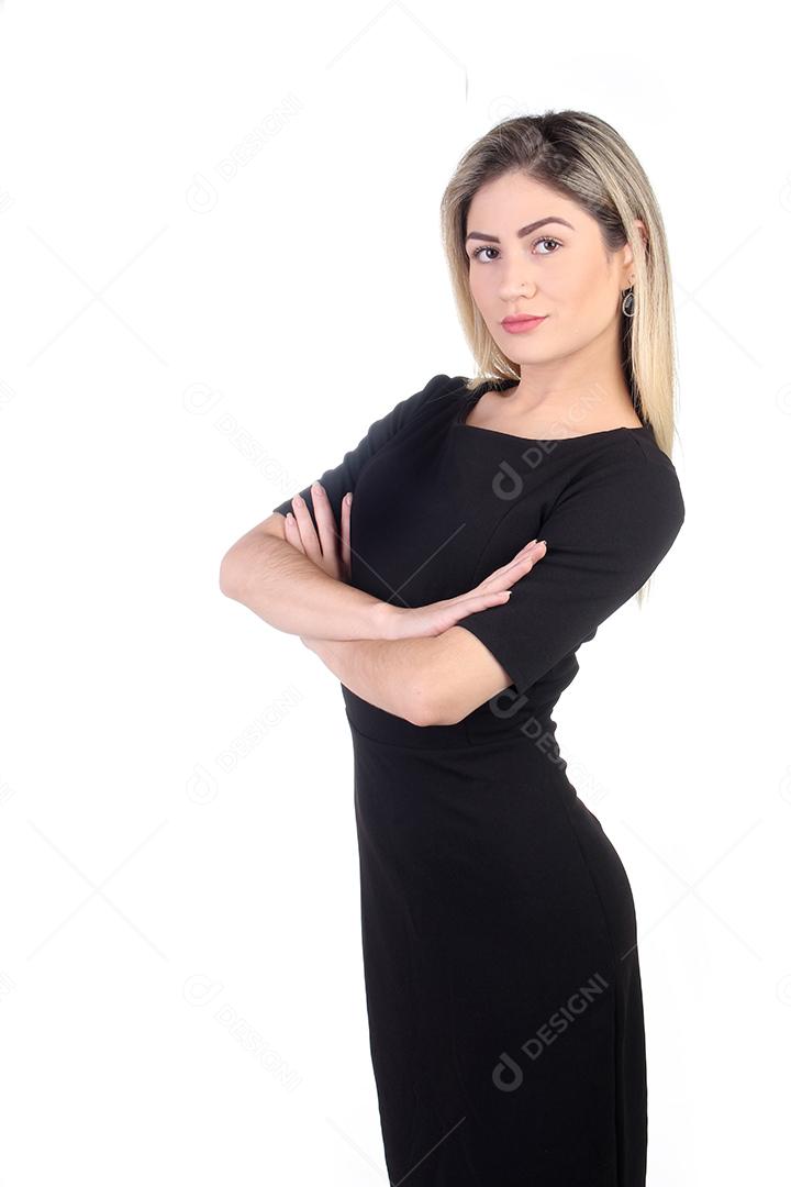 Mulher linda de braços cruzados sobre um fundo branco isolado