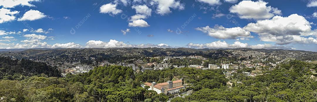 Vista aérea da cidade de Campos do Jordão. Ponto turístico importante