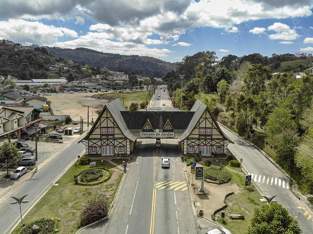 Porta de entrada para a cidade turística de Campos do Jordão.