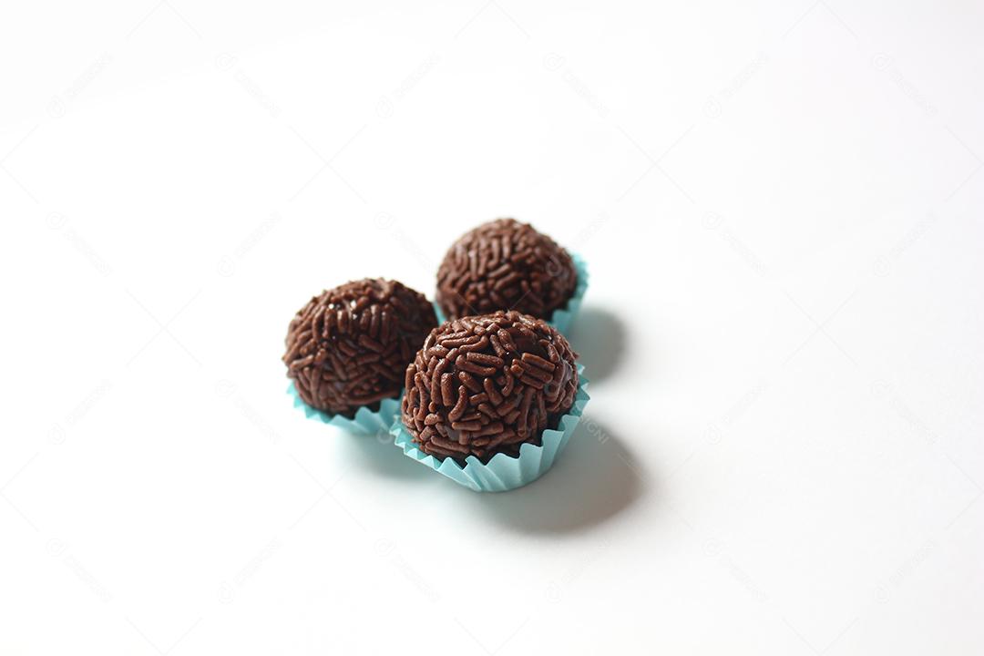 Comida doce brigadeiro de chocolate confeitarias