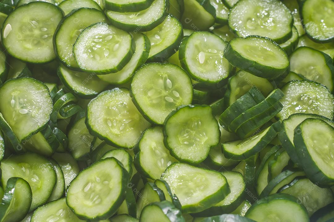 picles em uma panela grande