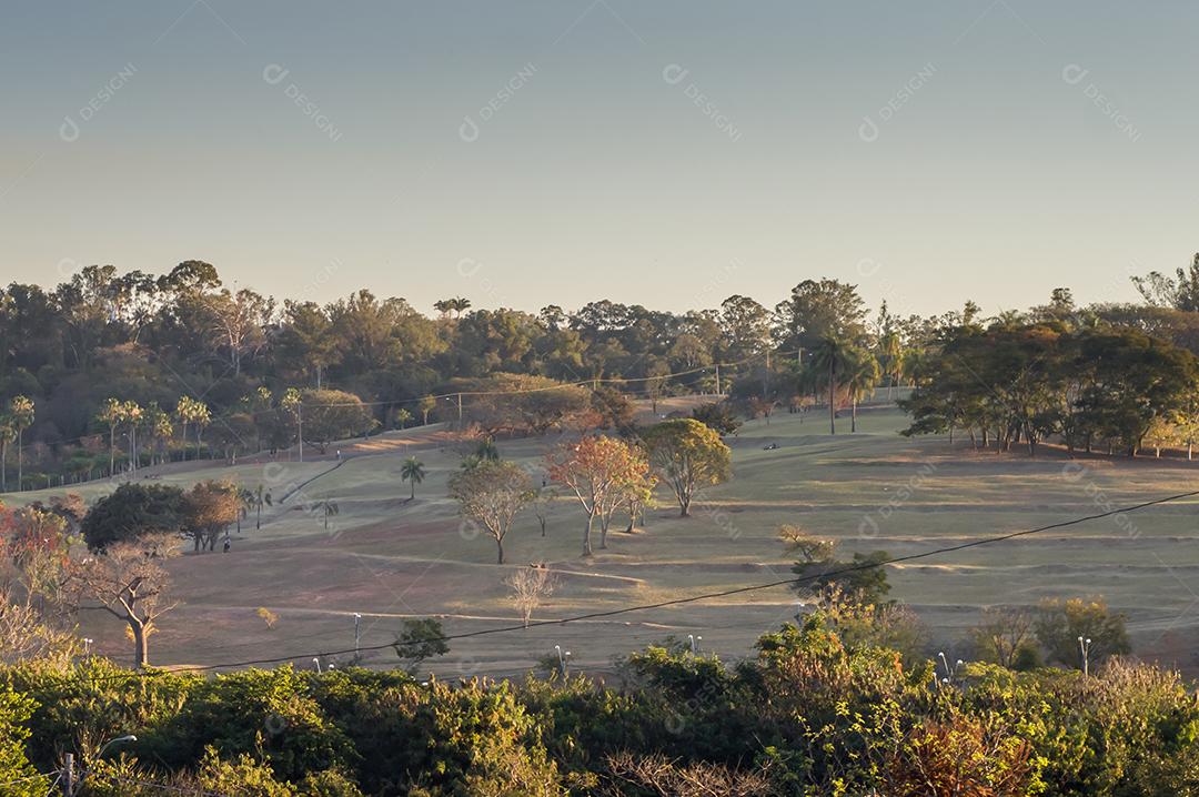 Parque Ecológico Monsenhor Hemilio Jose Sallin, visto de fora