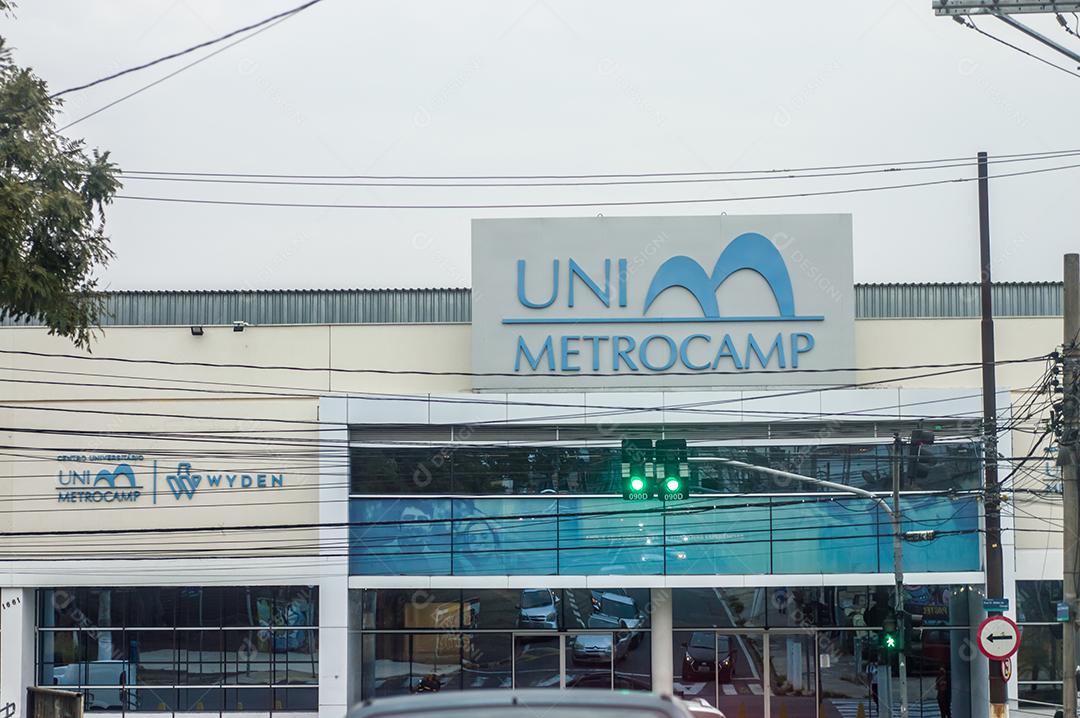 Uni Metrocamp cidade ruas sobre dia ensolarado
