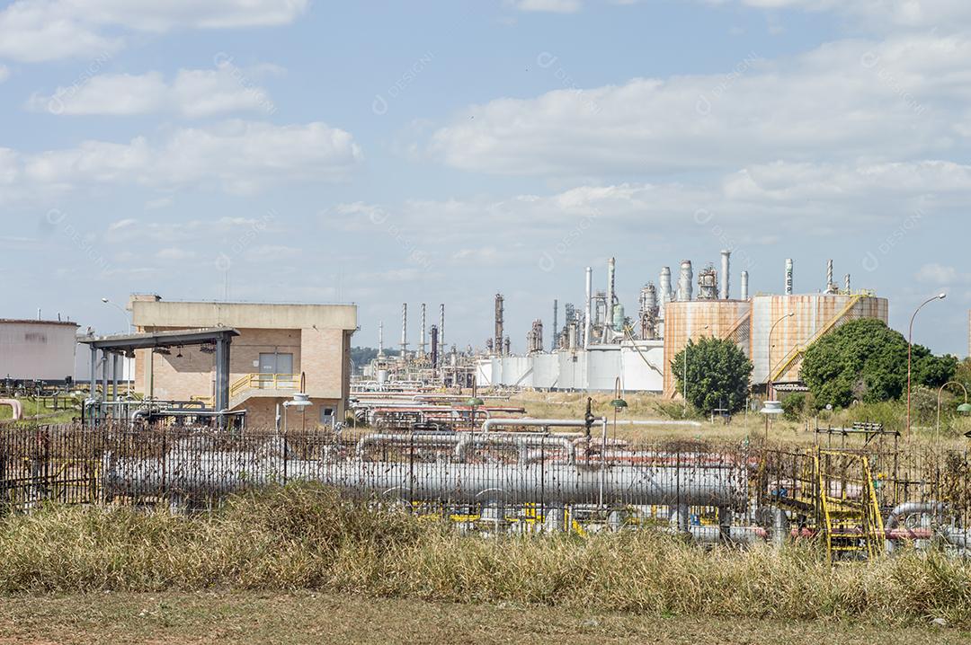 Petrobras paulinia-sp tanques de gasolina da petrobras e sistema fabril, visto de fora