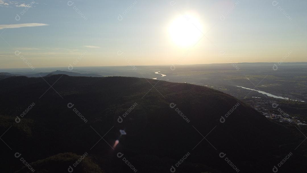 Linda vista aerea campo plantio agropecuaria paisagem céu nublado