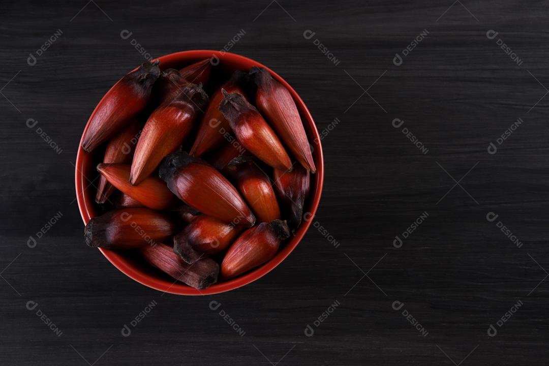 Sementes de araucária típicas usadas como condimento na culinária brasileira