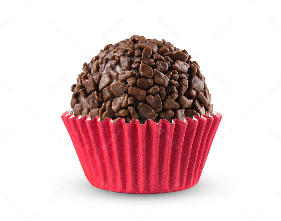 Brigadeiro - doce brasileiro isolado no fundo branco