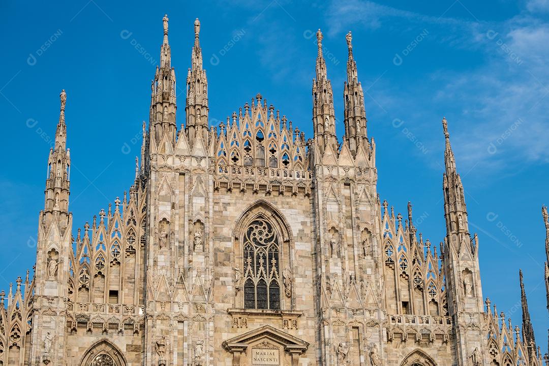 Vista do famoso Duomo de Milão, Itália