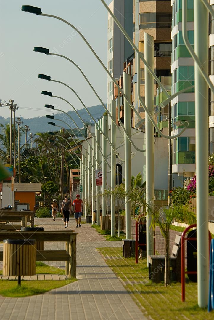 Paisagem pessoas sobre praia mar