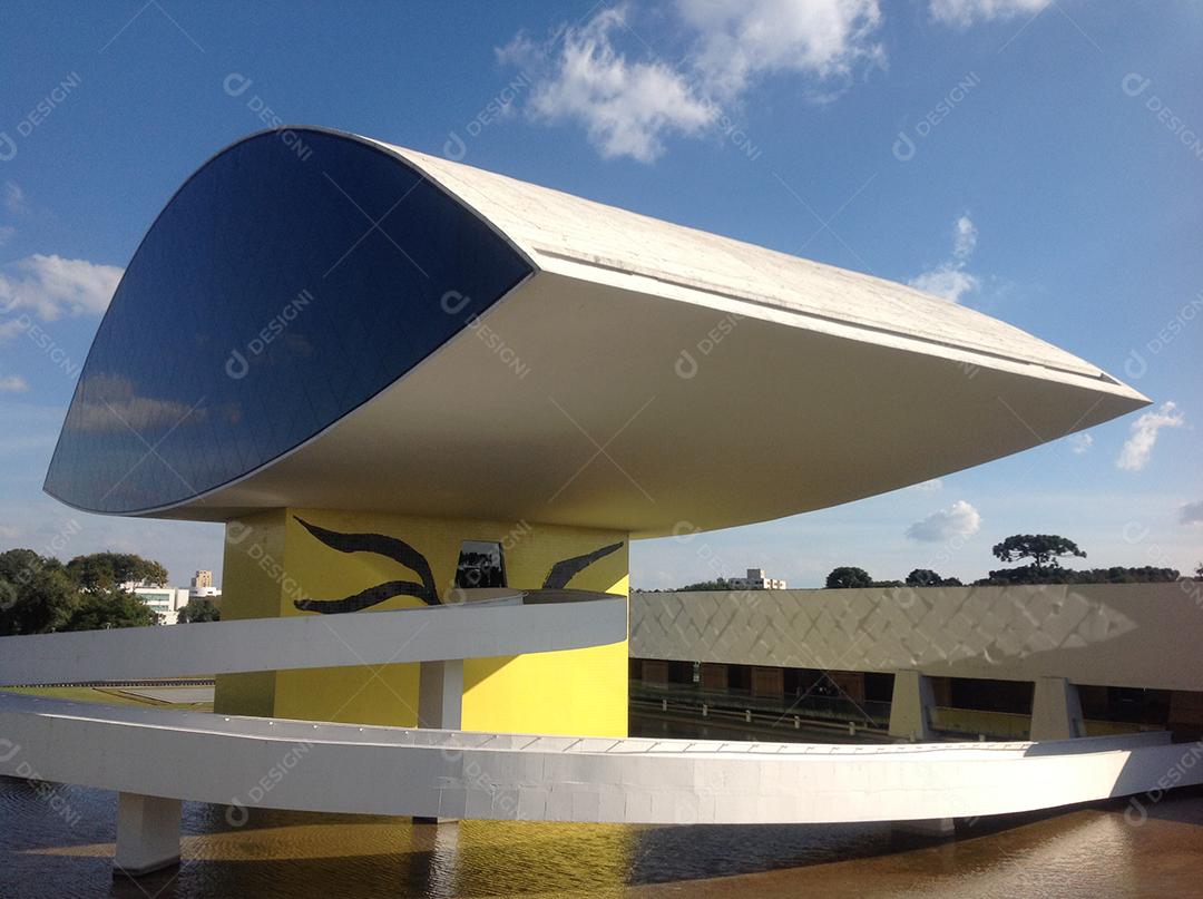 Museu oscar niemeyer edifício