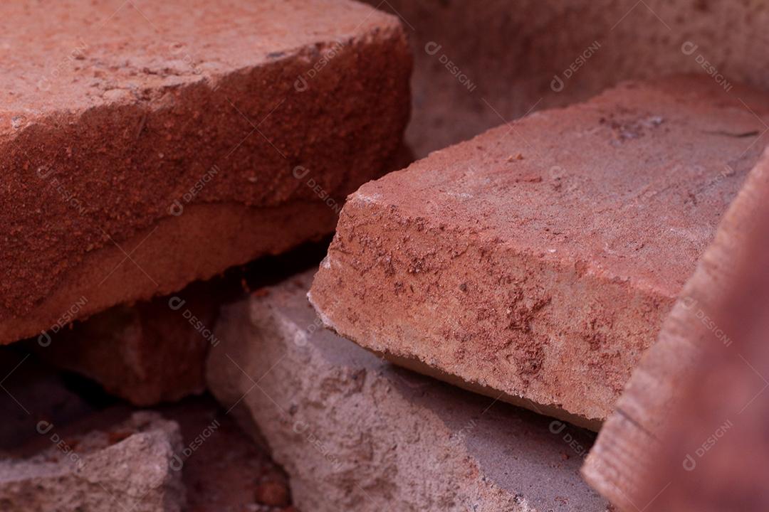 barras de concreto de demolição fechar padrão de fundo marrom