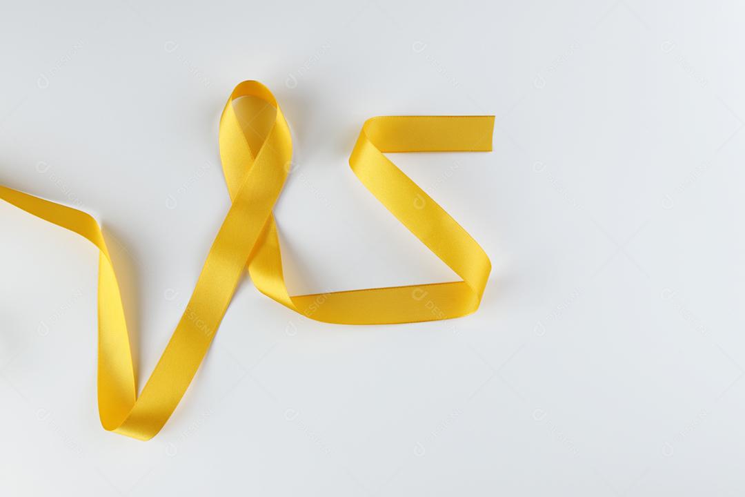 Dia Mundial da Prevenção do Suicídio com fita amarela em um backg branco