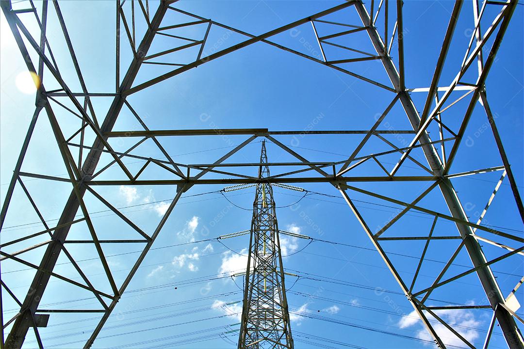 Torres de transmissão de energia