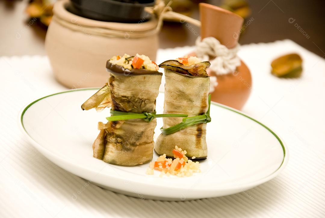 PACOTINHO DE ZUCHINI RECHEADO COM BRANDADE