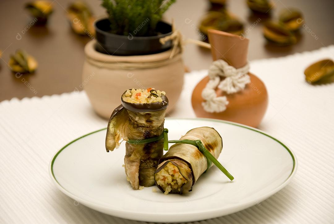 PACOTINHO DE ZUCHINI RECHEADO COM BRANDADE