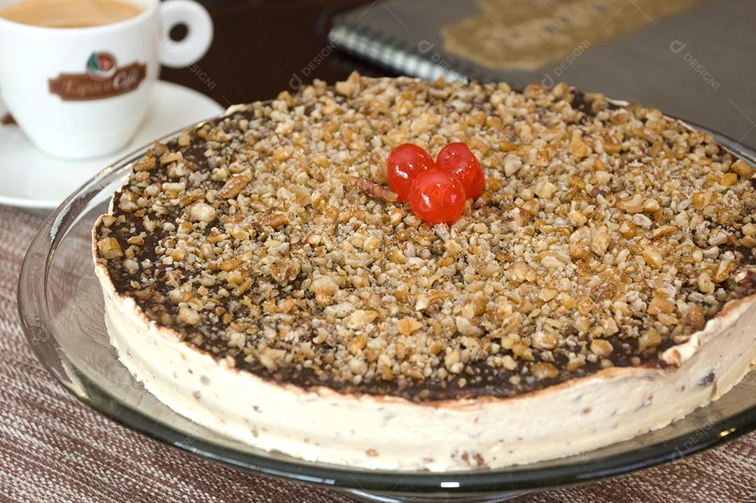 Cheesecake Doce comida sobre mesa de madeiro