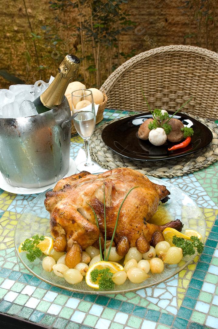 Frango assado prato comida batata