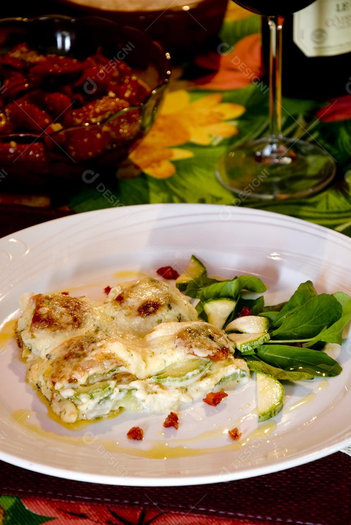 Lasanha de abobrinha e rucula