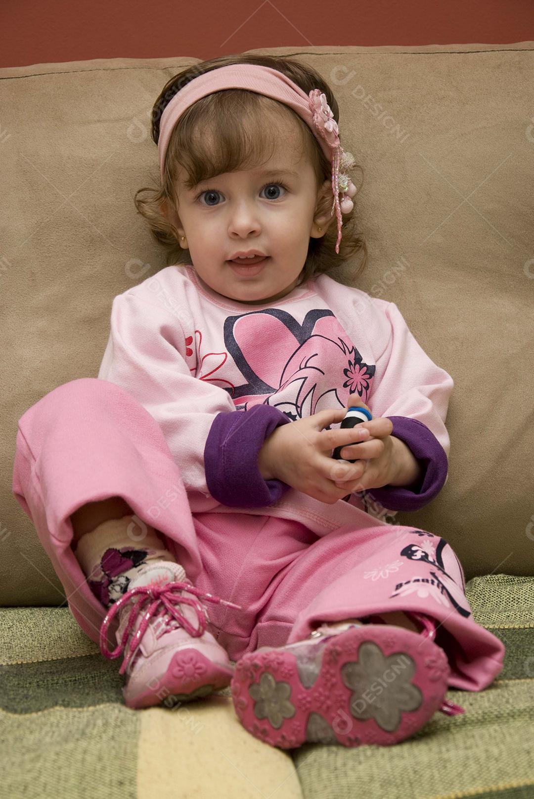 Criança Linda com olhos Azuis