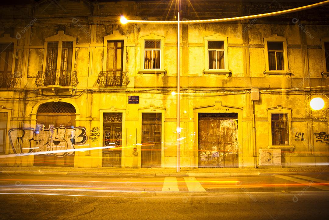 imagens noturna de Faro localizada em Portugal