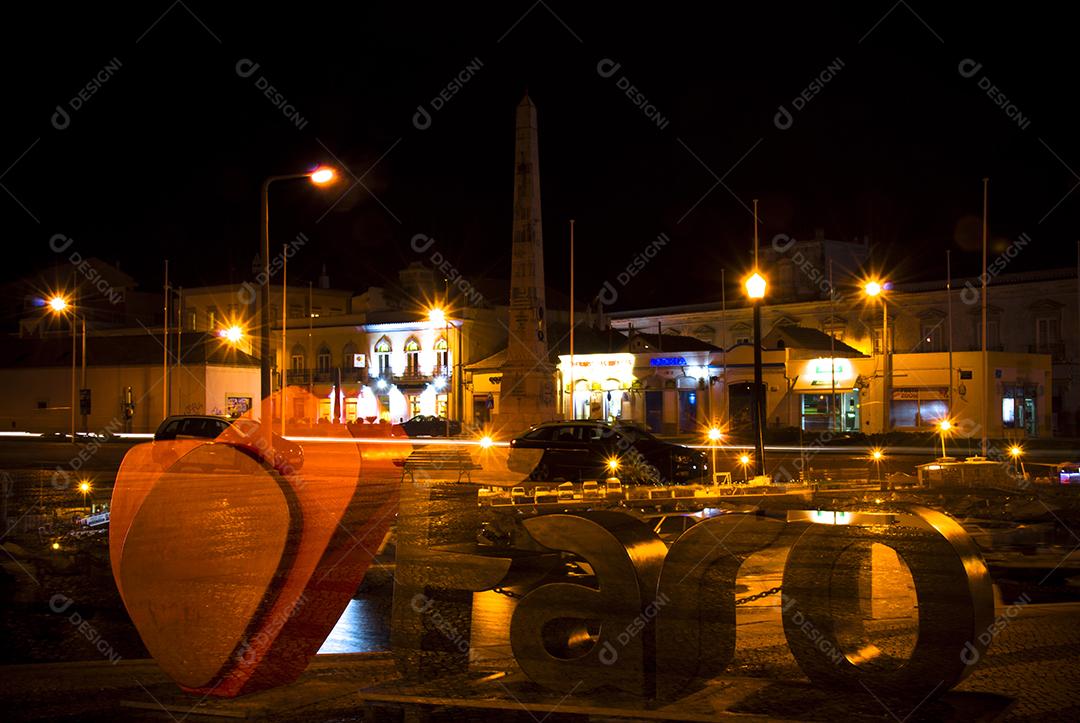 imagens noturna de Faro localizada em Portugal