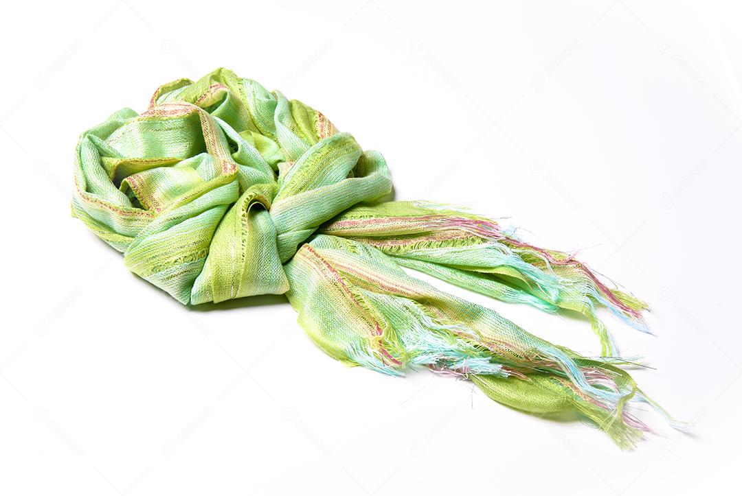 Cachecol Feminino em fundo branco