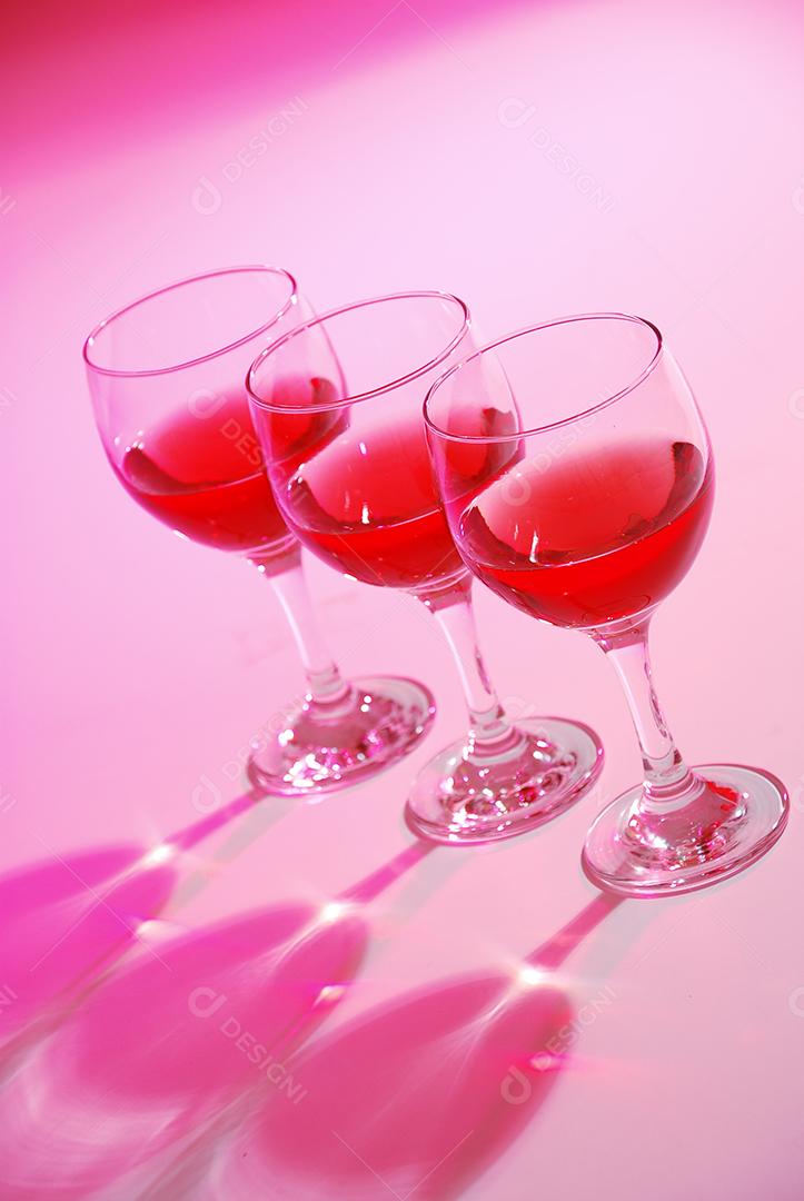 Taças de vinho rose