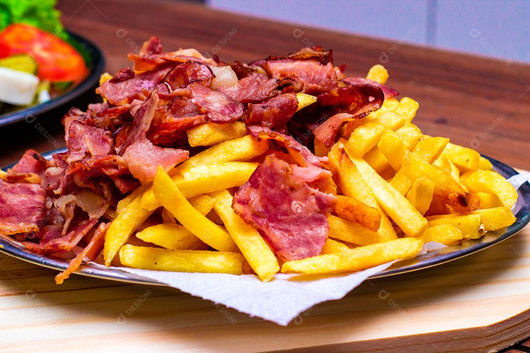 Bacon e batata frita petisco