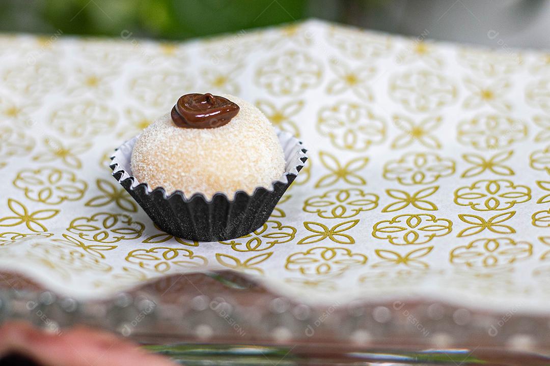 Brigadeiro Chocolate Branco na Forminha Preta