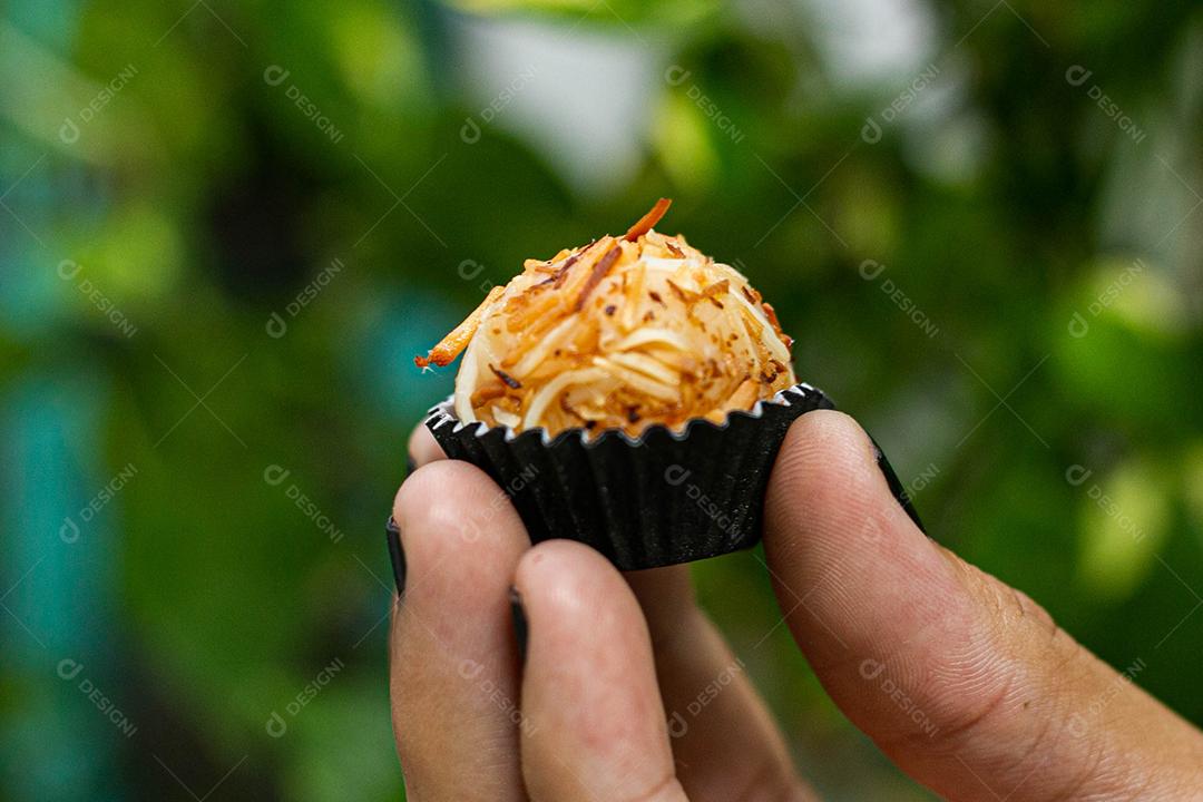 Vários brigadeiro típico brasileiro para festas, aniversário infantil, festas, doces