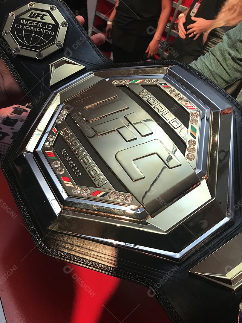 Noite de luta do UFC: Brunson vs. Machida. CINTO DE CAMPEÃO